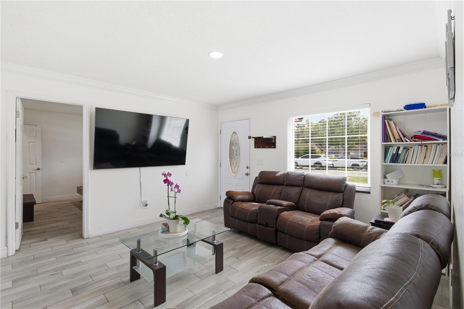 Image 4 of 26 For 214 Thompson Road