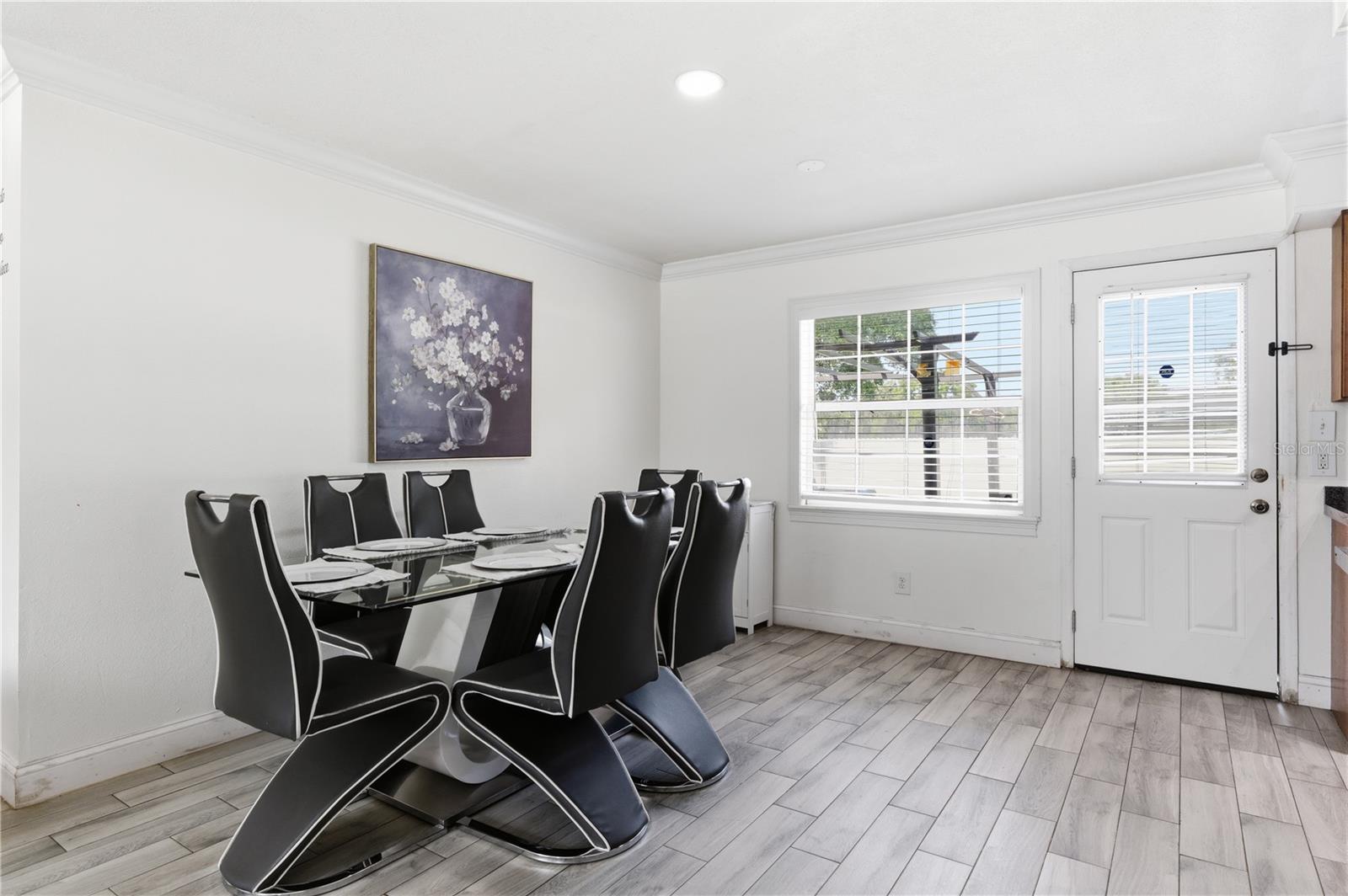 Image 5 of 26 For 214 Thompson Road