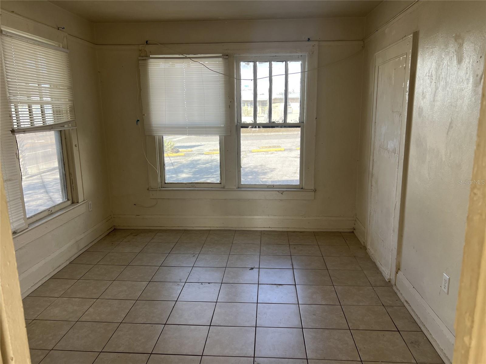 Image 2 of 6 For 720 6th Street N 1