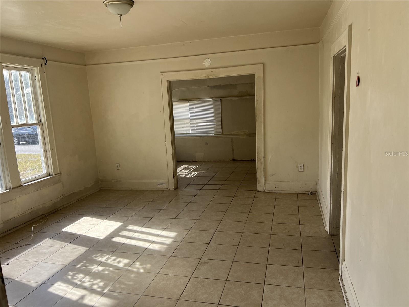 Image 3 of 6 For 720 6th Street N 1