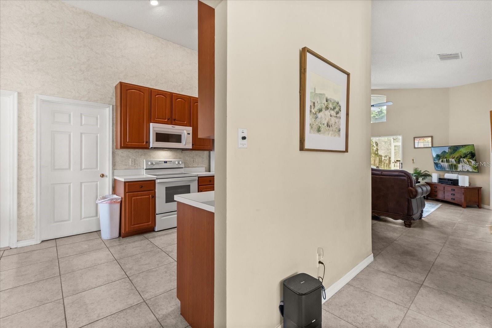 Image 10 of 33 For 805 Lewis Place