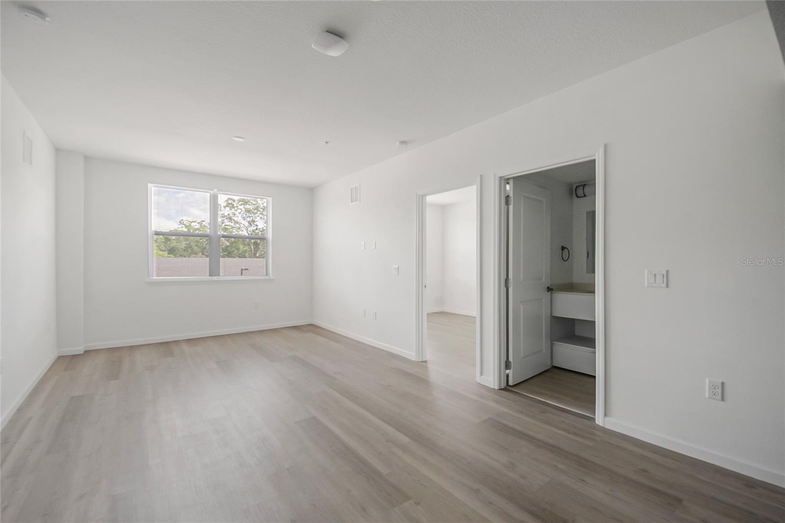 Image 8 of 47 For 1230 Southstation Place 304