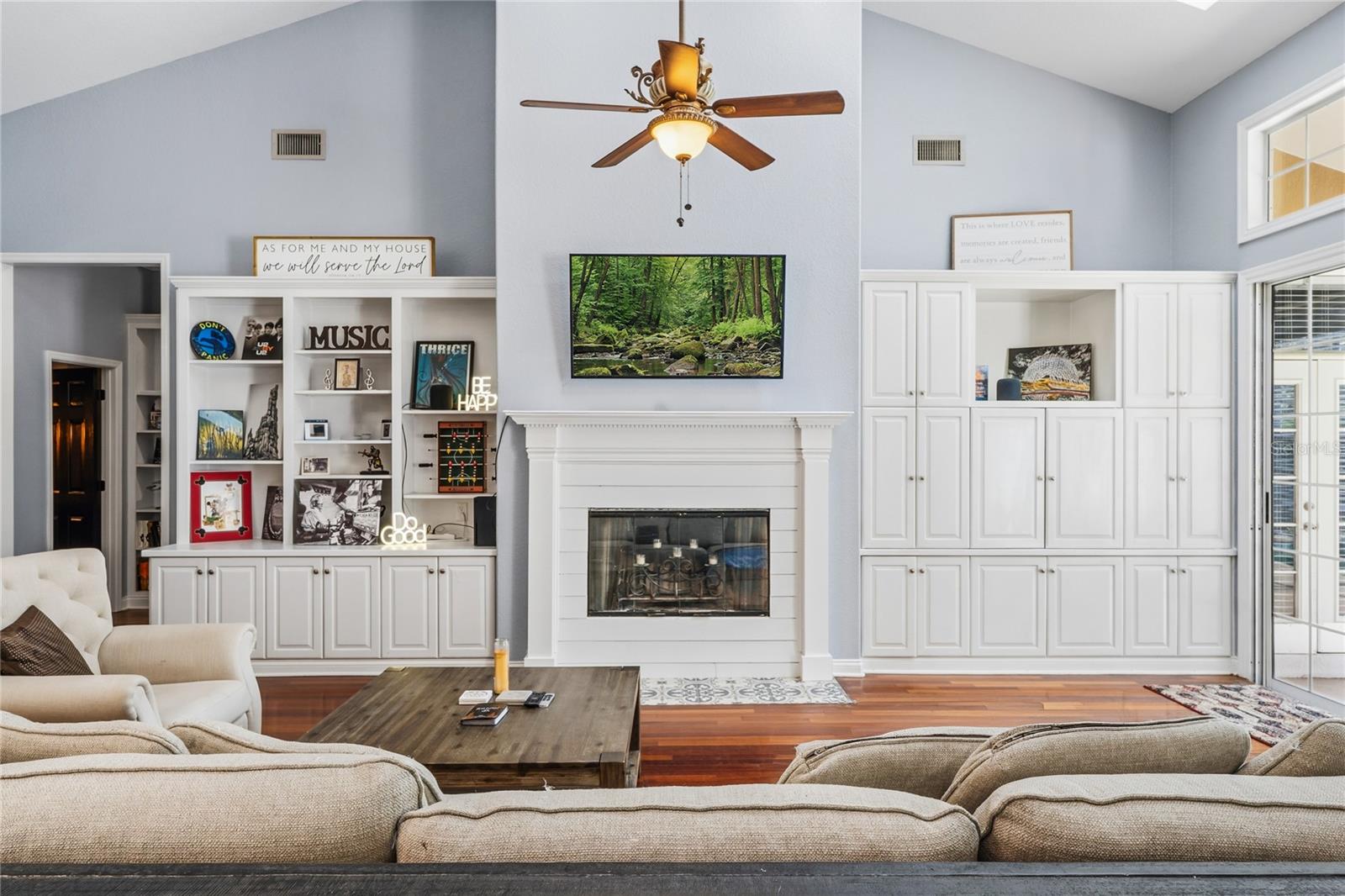 Image 12 of 66 For 702 Golfpoint Drive