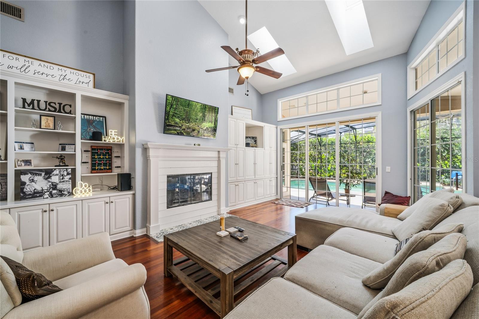 Image 13 of 66 For 702 Golfpoint Drive