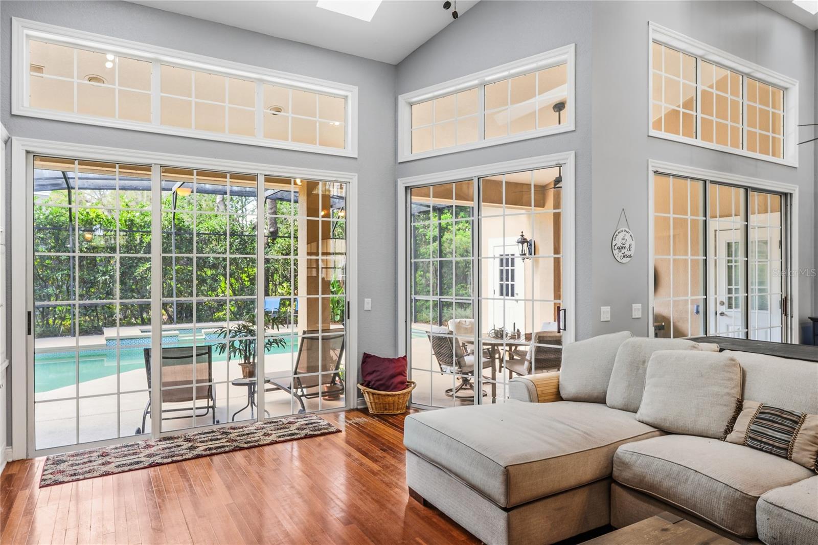 Image 14 of 66 For 702 Golfpoint Drive