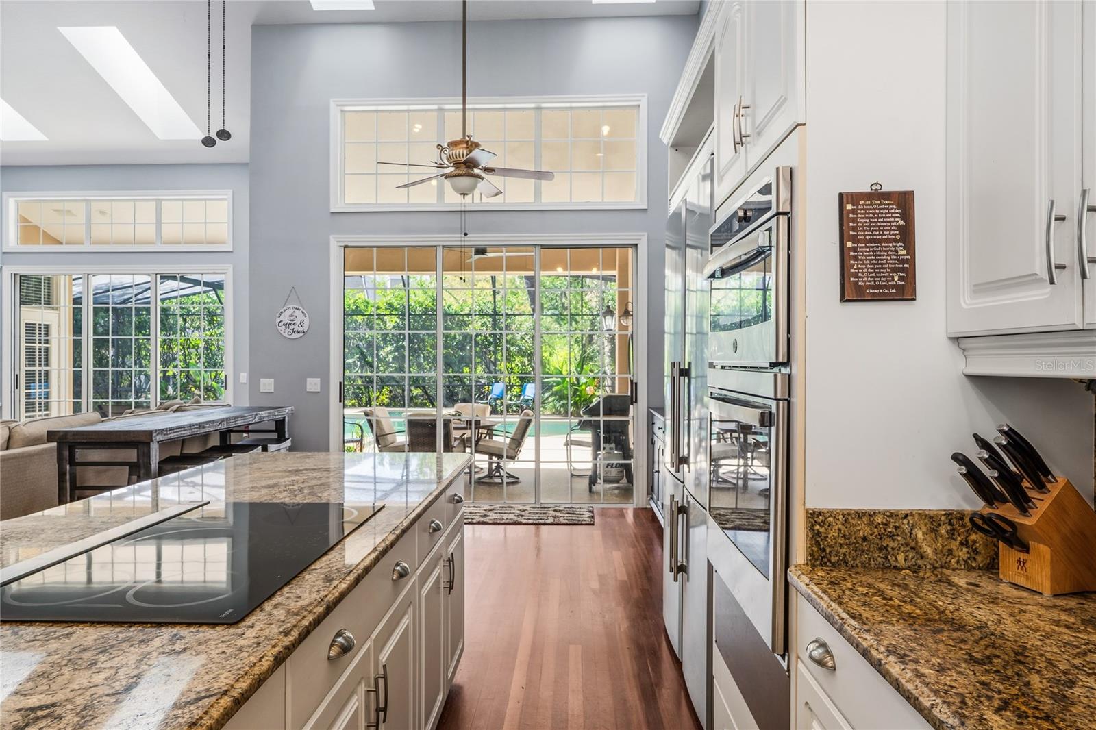 Image 17 of 66 For 702 Golfpoint Drive