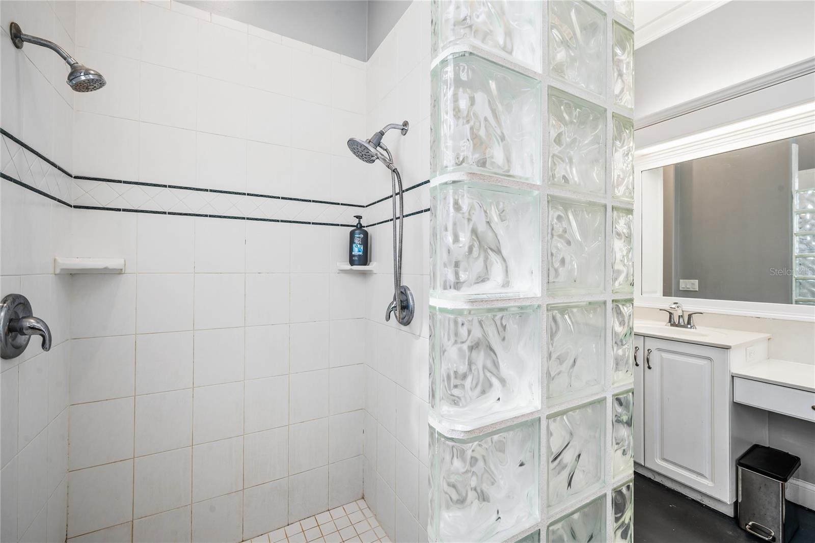 Image 24 of 66 For 702 Golfpoint Drive