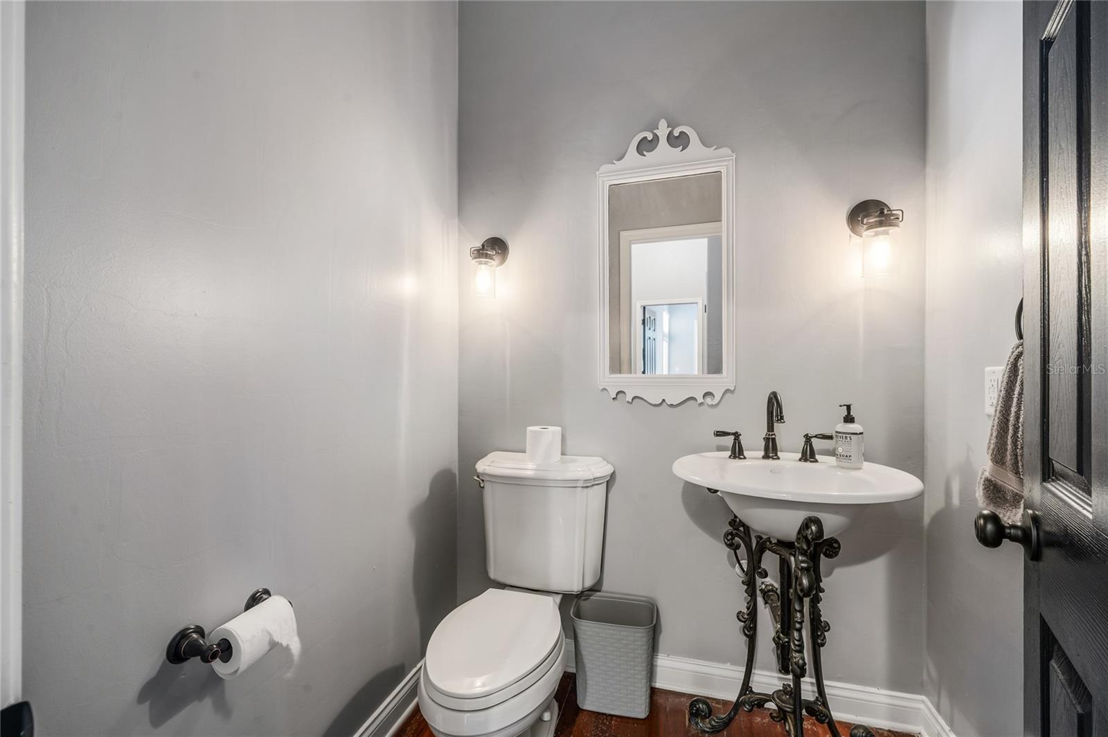 Image 26 of 66 For 702 Golfpoint Drive