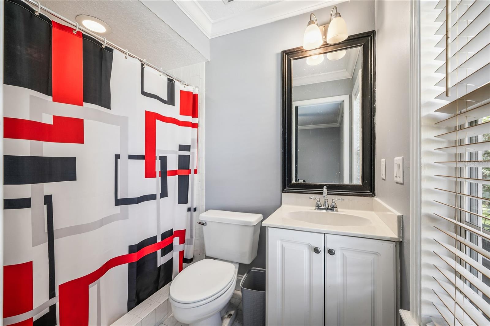 Image 29 of 66 For 702 Golfpoint Drive