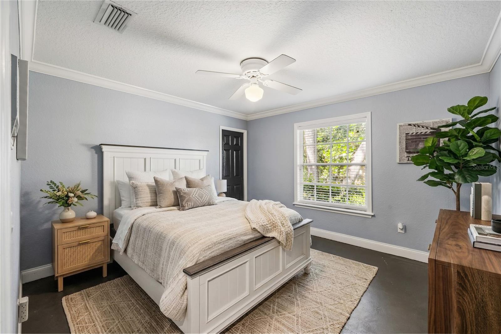 Image 30 of 66 For 702 Golfpoint Drive