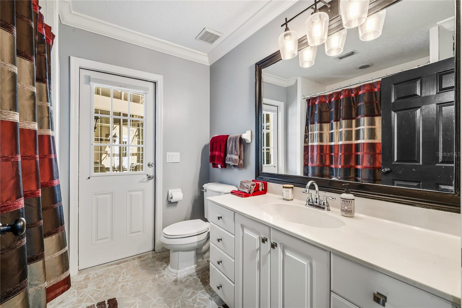 Image 33 of 66 For 702 Golfpoint Drive