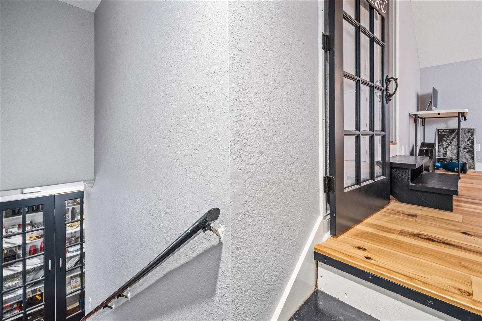 Image 35 of 66 For 702 Golfpoint Drive