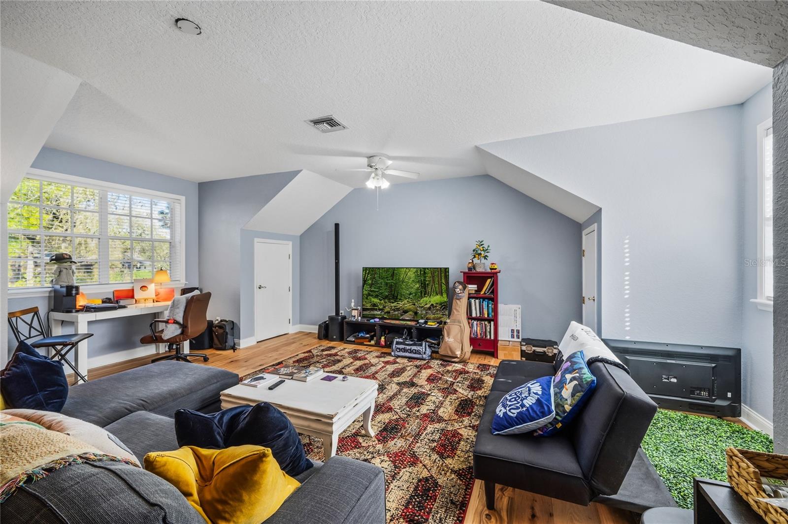 Image 37 of 66 For 702 Golfpoint Drive