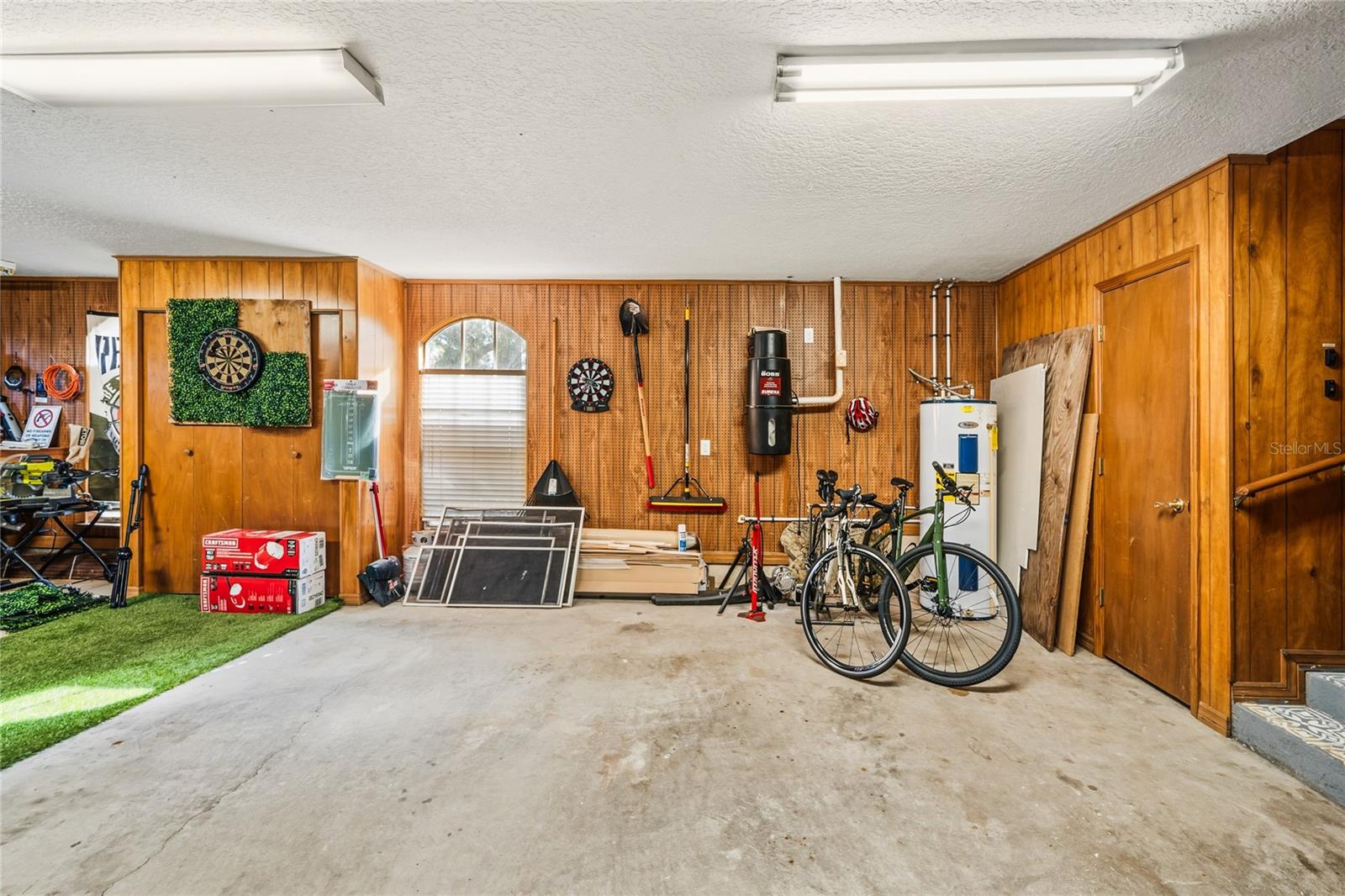 Image 53 of 66 For 702 Golfpoint Drive