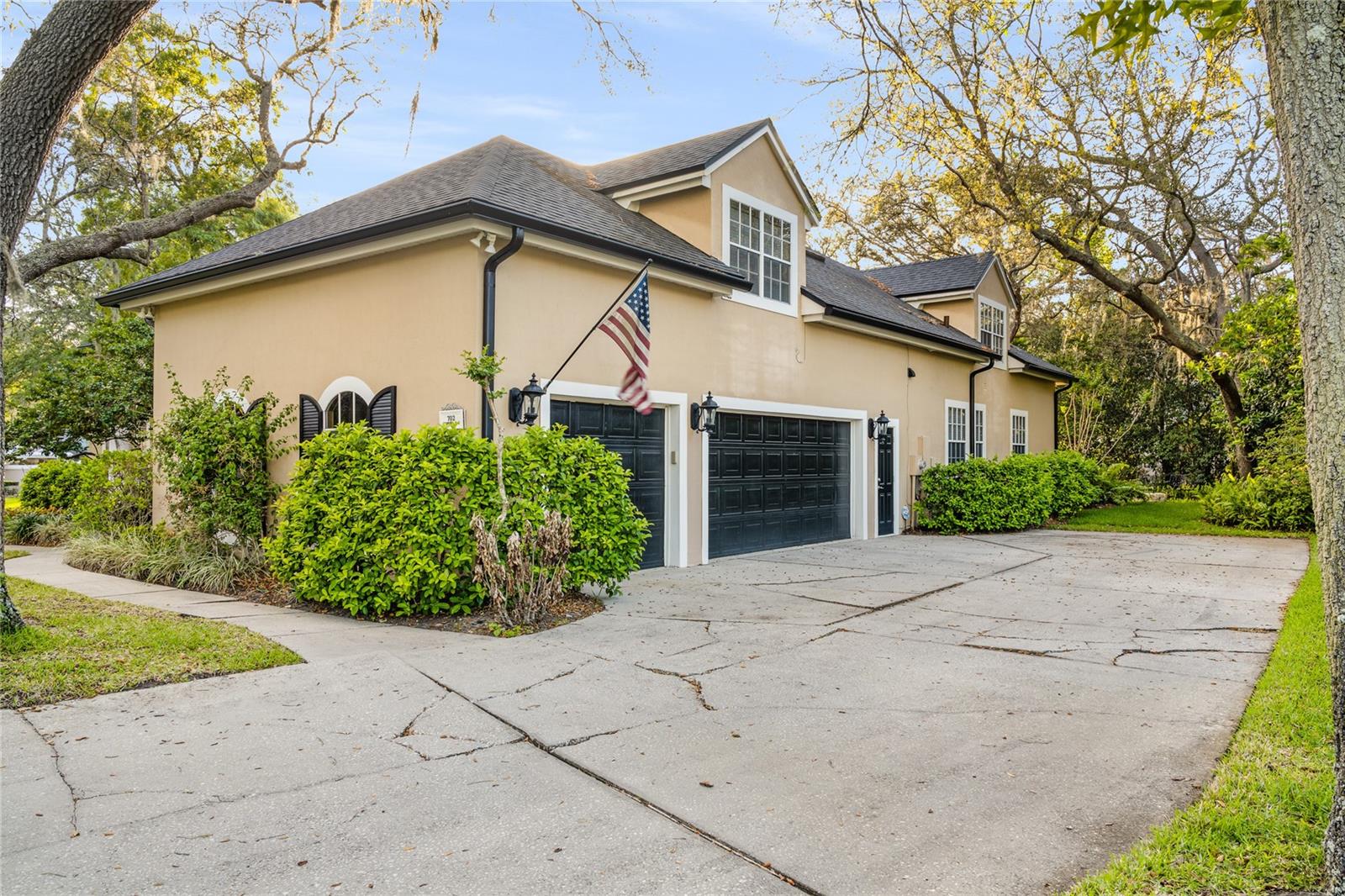 Image 55 of 66 For 702 Golfpoint Drive