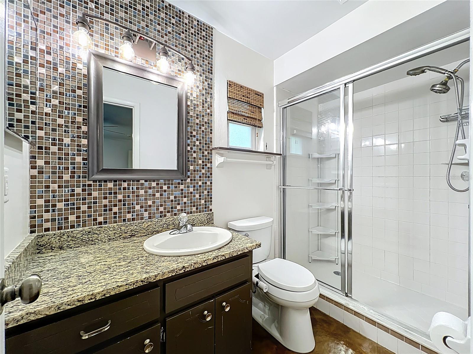 Listing photo id 13 for 4922 Hoperita Street