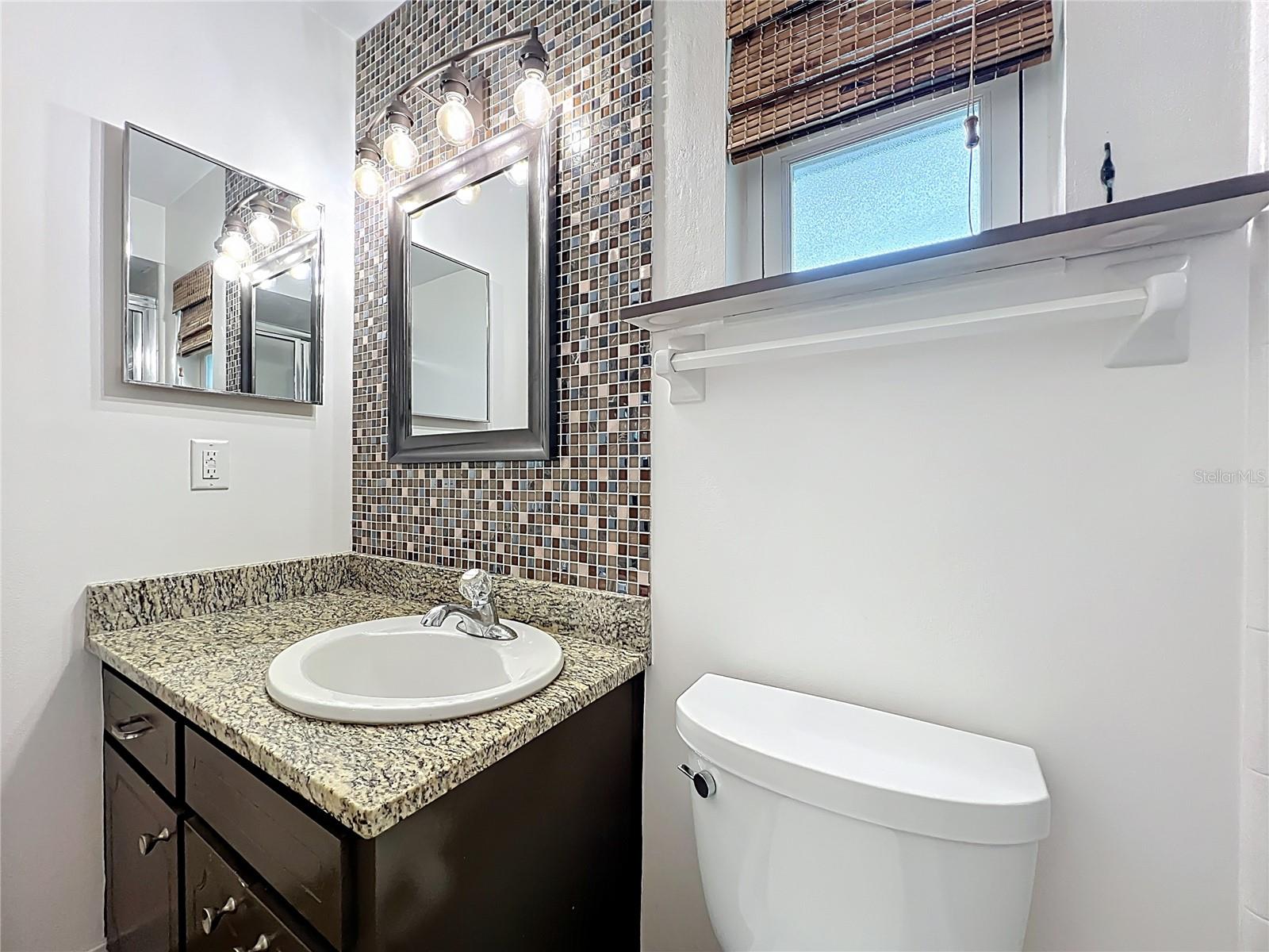 Listing photo id 14 for 4922 Hoperita Street