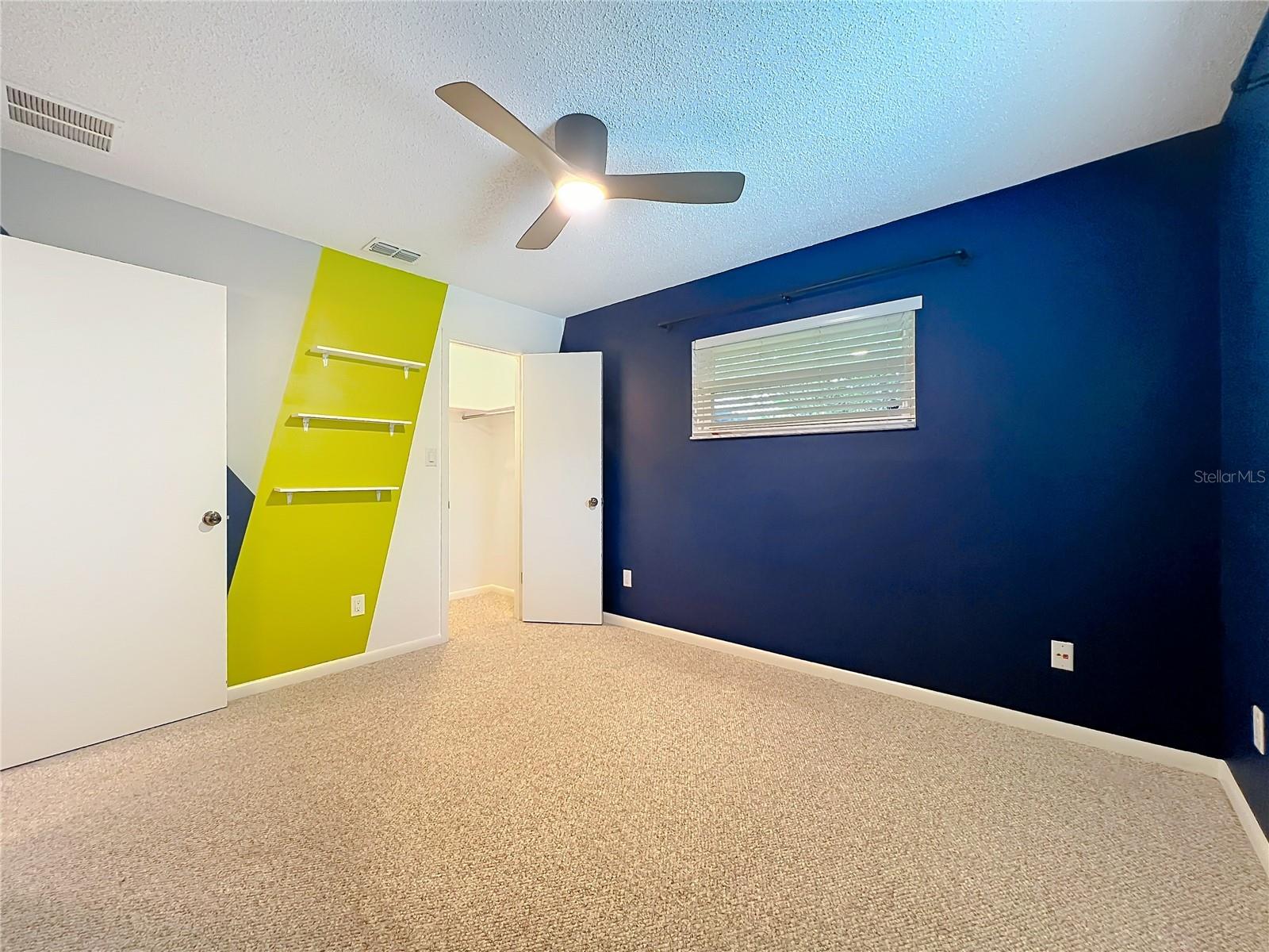 Listing photo id 17 for 4922 Hoperita Street