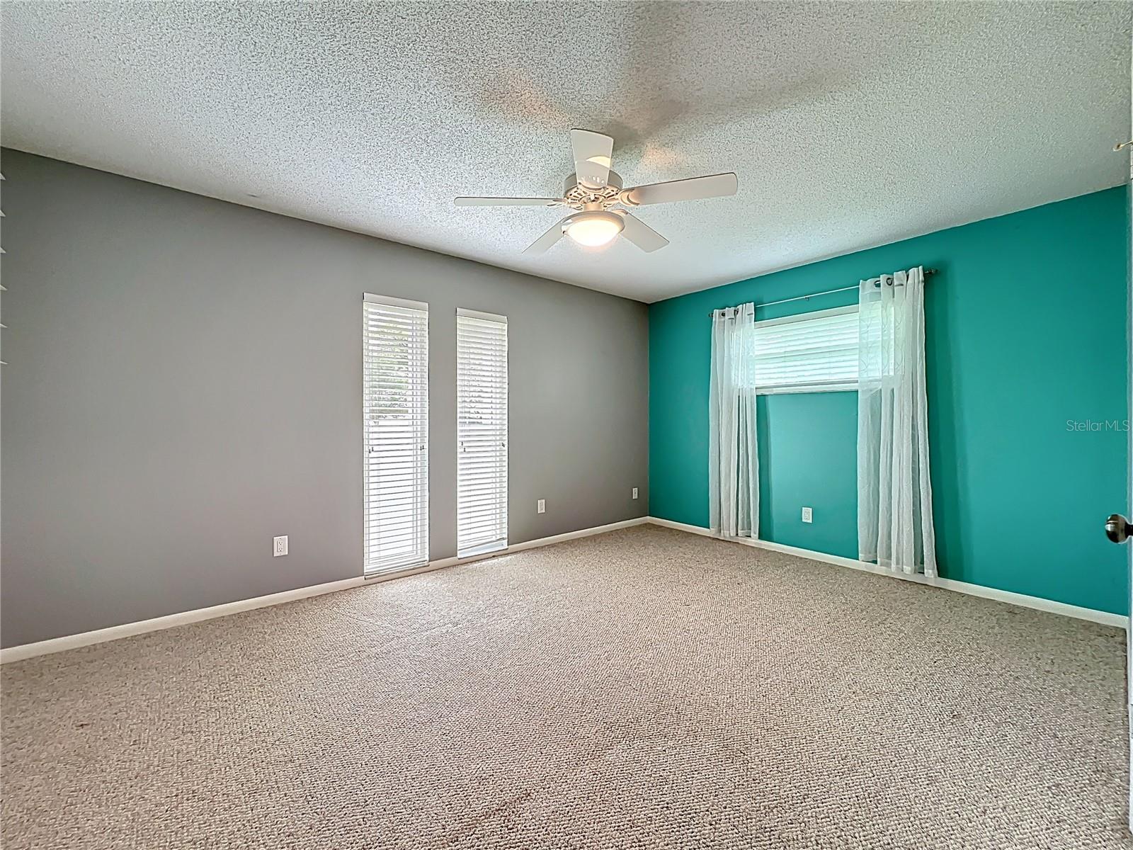 Listing photo id 19 for 4922 Hoperita Street