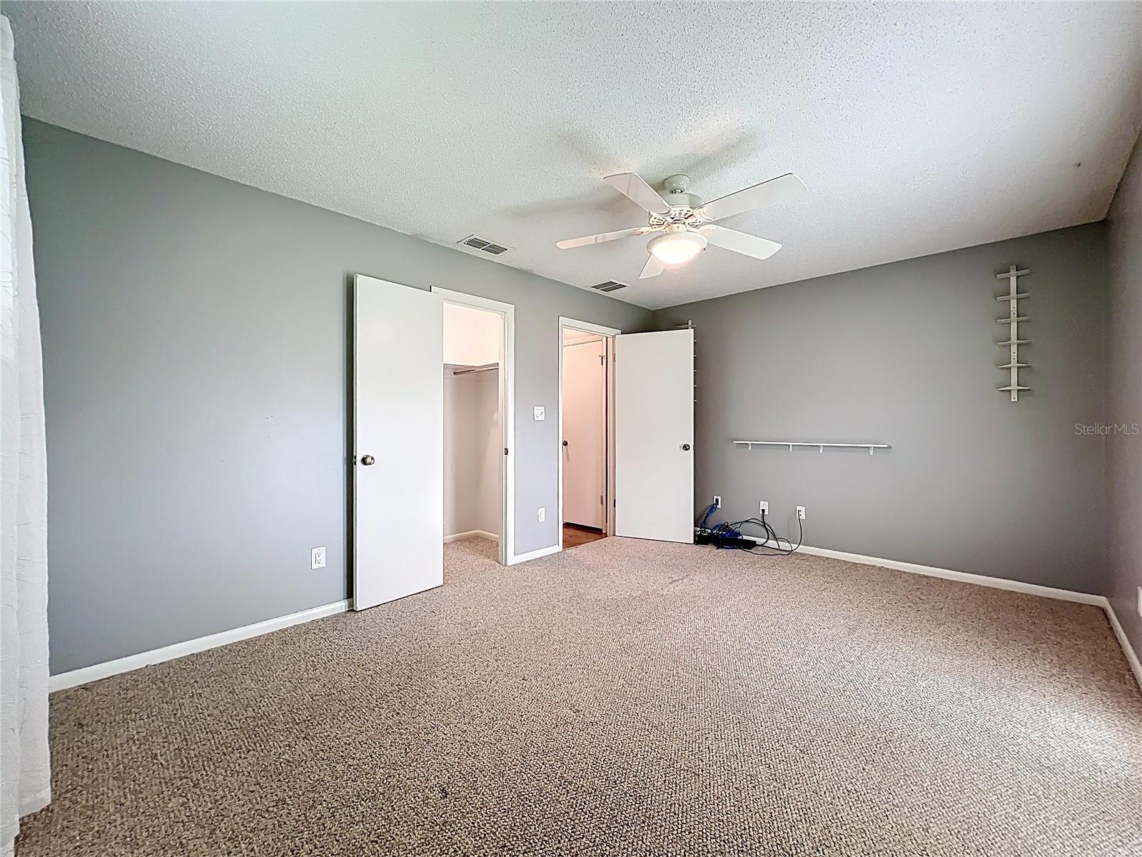 Listing photo id 20 for 4922 Hoperita Street