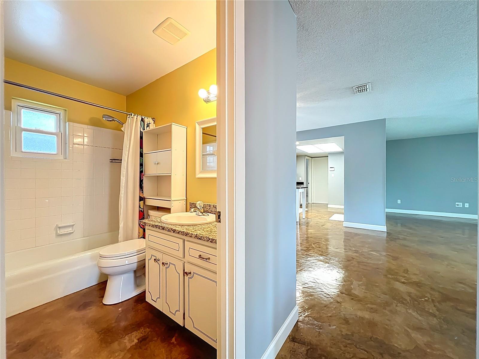 Listing photo id 21 for 4922 Hoperita Street