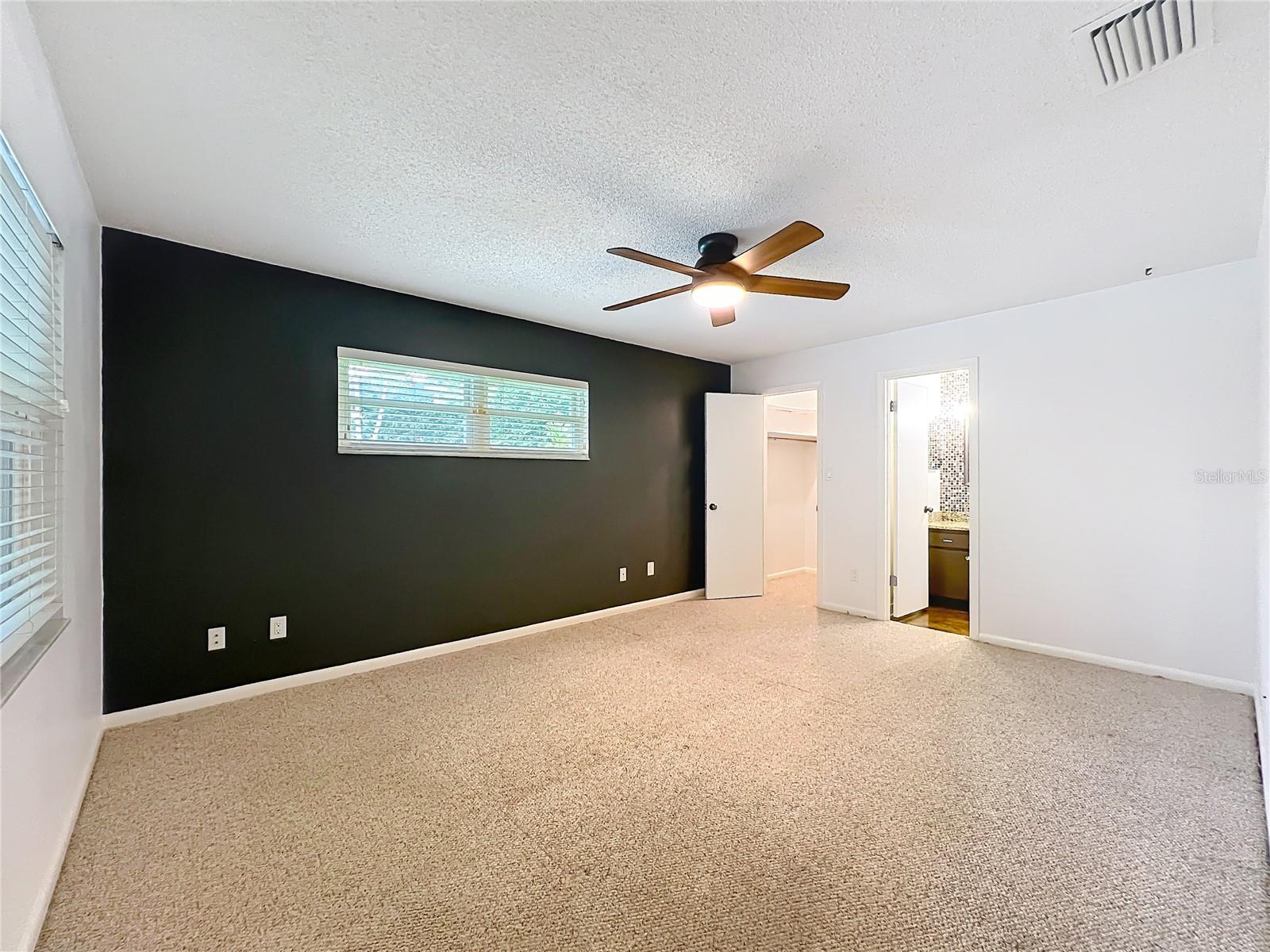 Listing photo id 24 for 4922 Hoperita Street