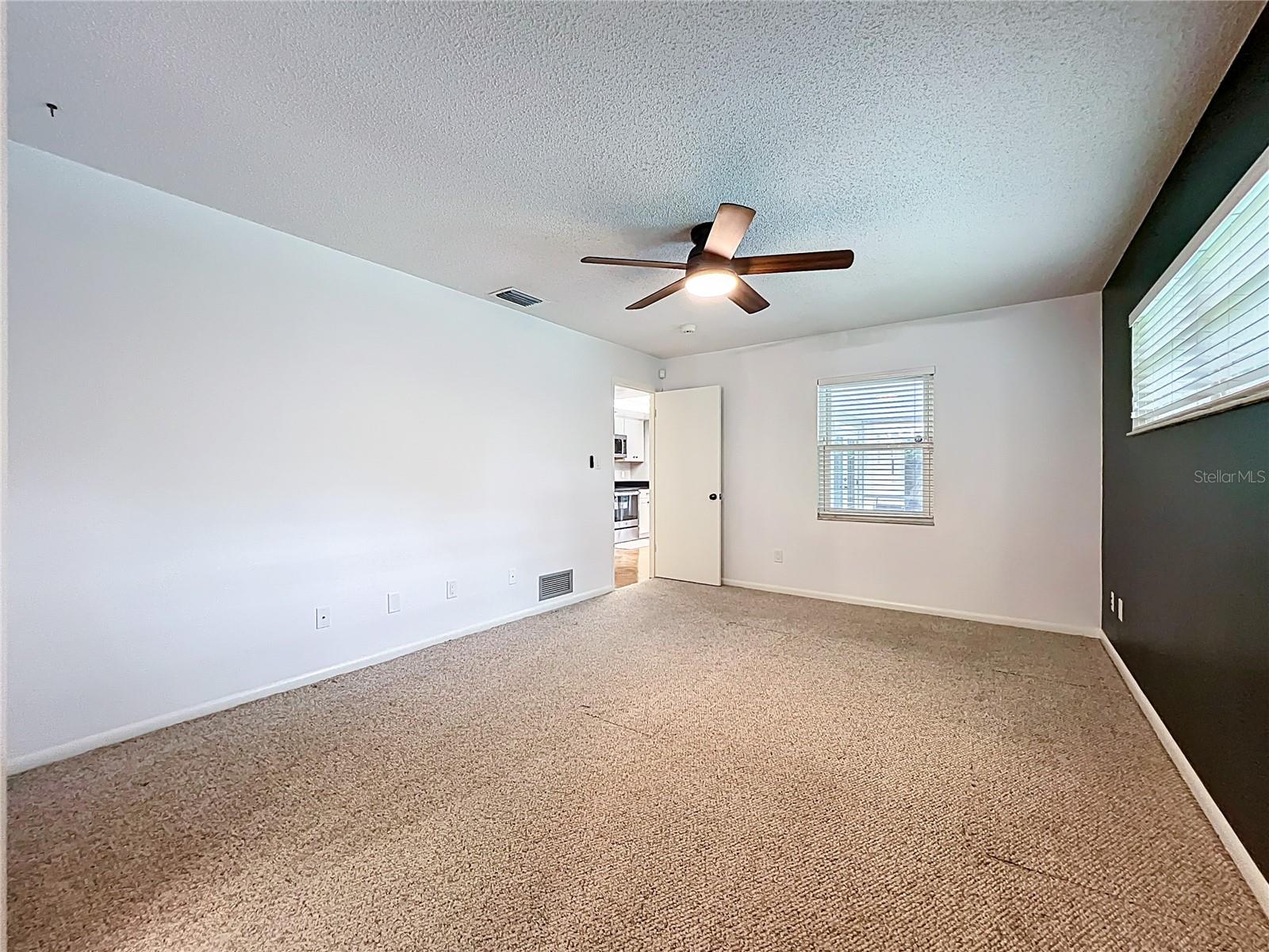 Listing photo id 26 for 4922 Hoperita Street