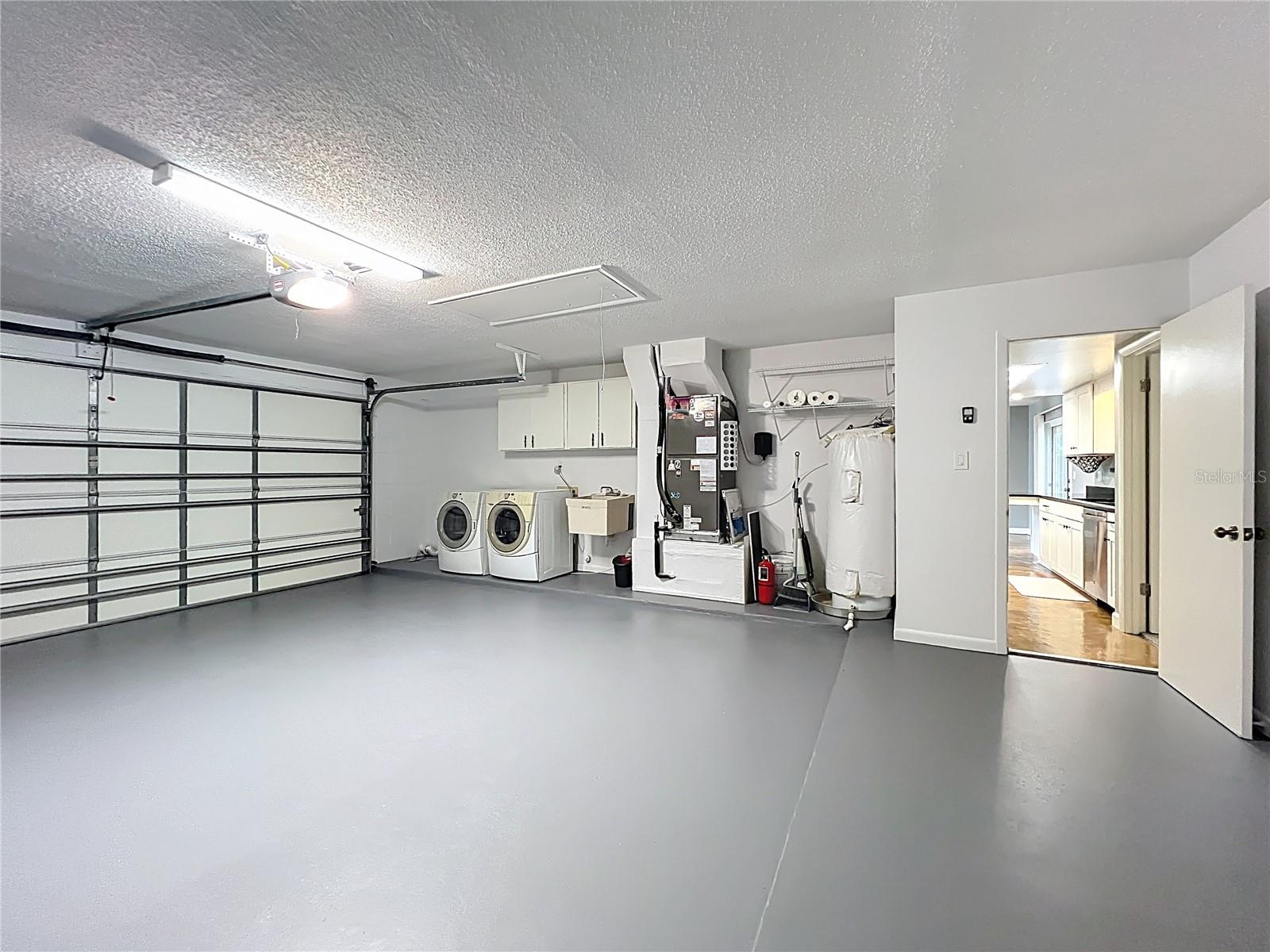 Listing photo id 30 for 4922 Hoperita Street