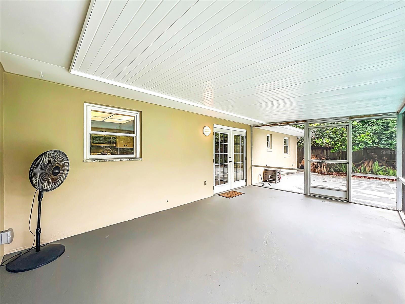 Listing photo id 31 for 4922 Hoperita Street