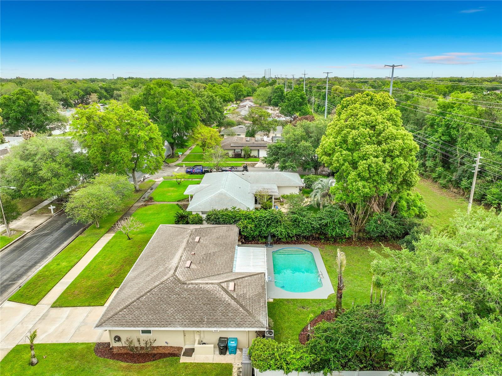 Listing photo id 34 for 4922 Hoperita Street