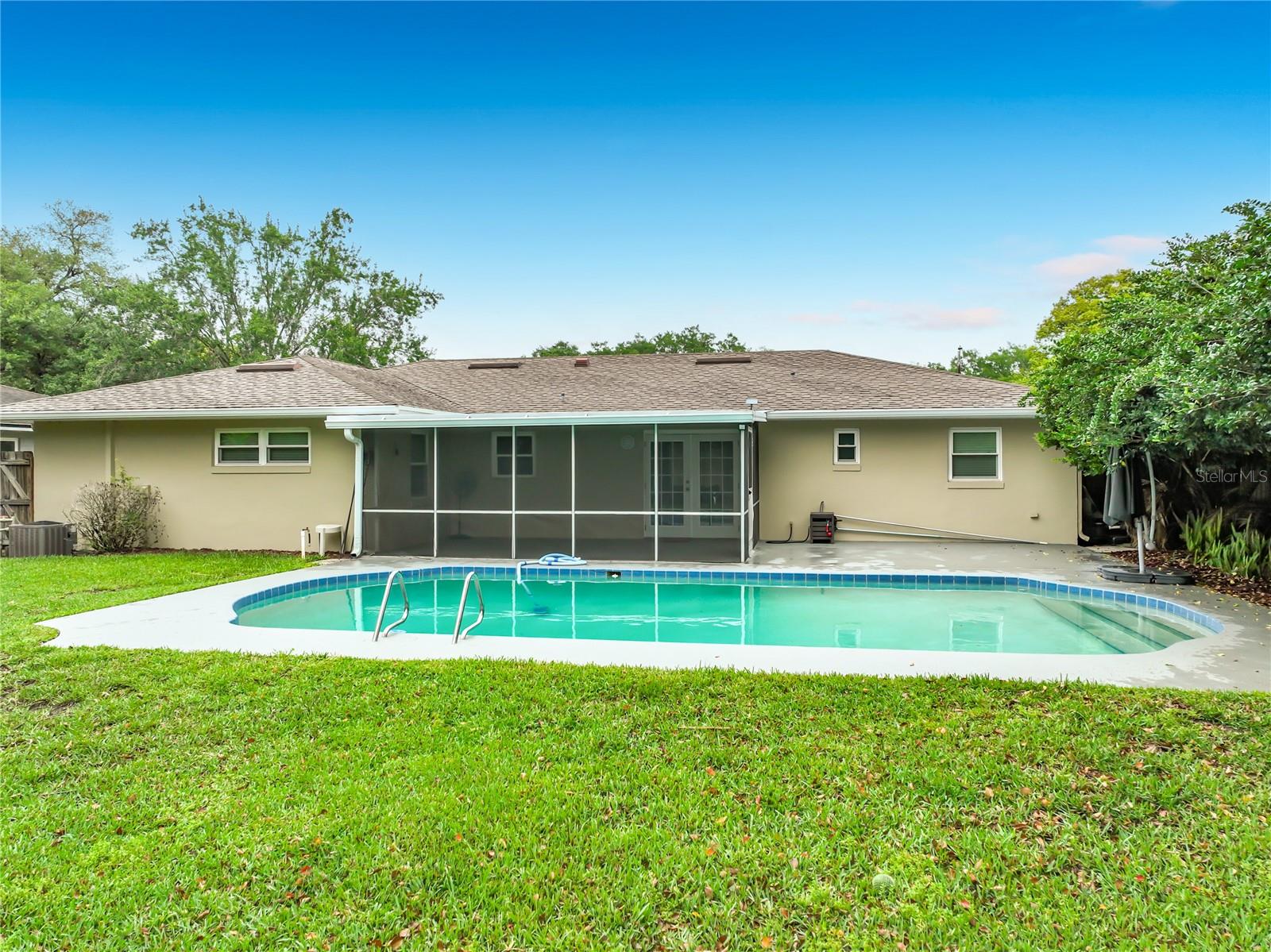 Listing photo id 36 for 4922 Hoperita Street