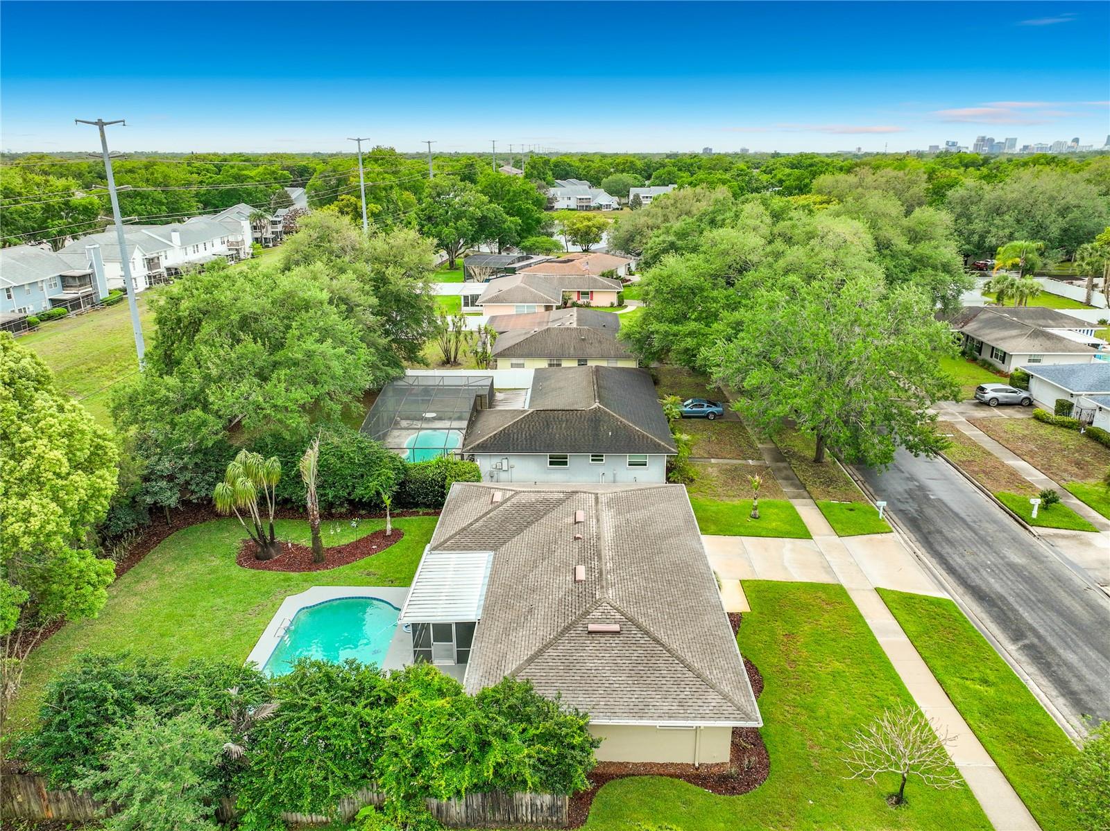 Listing photo id 41 for 4922 Hoperita Street