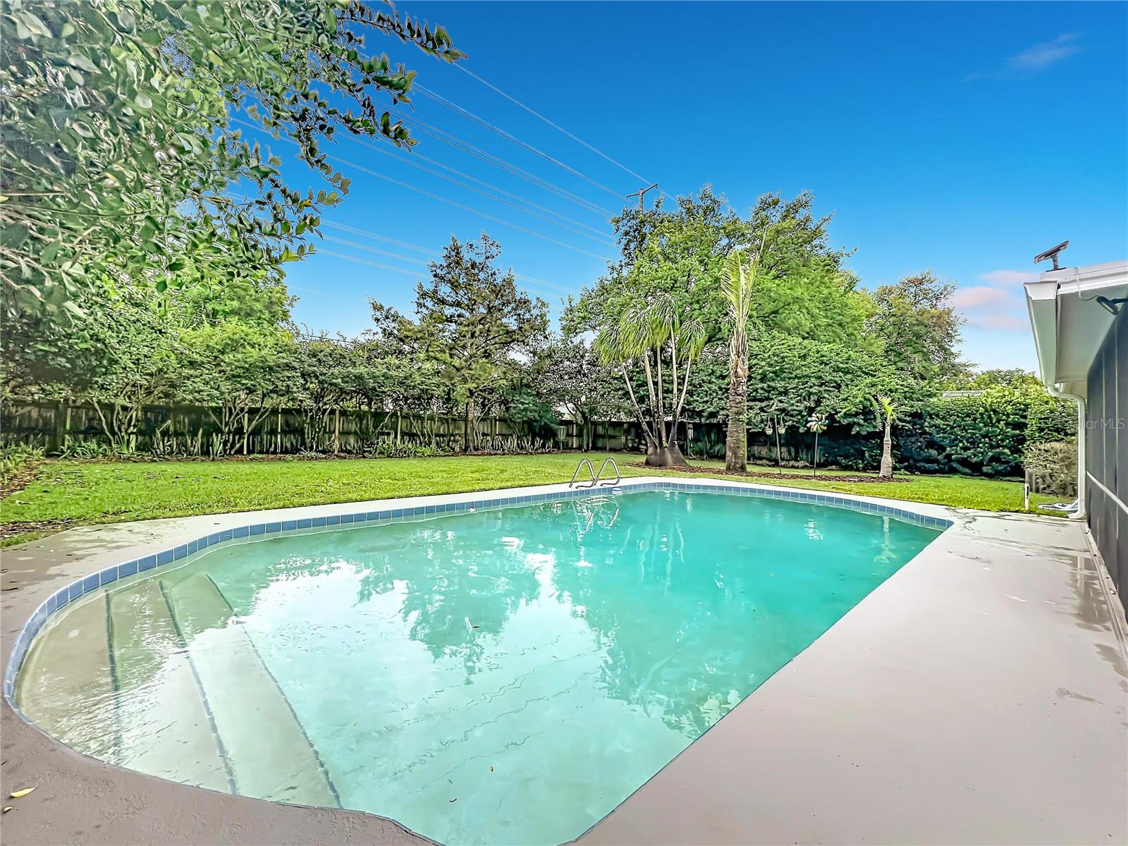 Listing photo id 44 for 4922 Hoperita Street