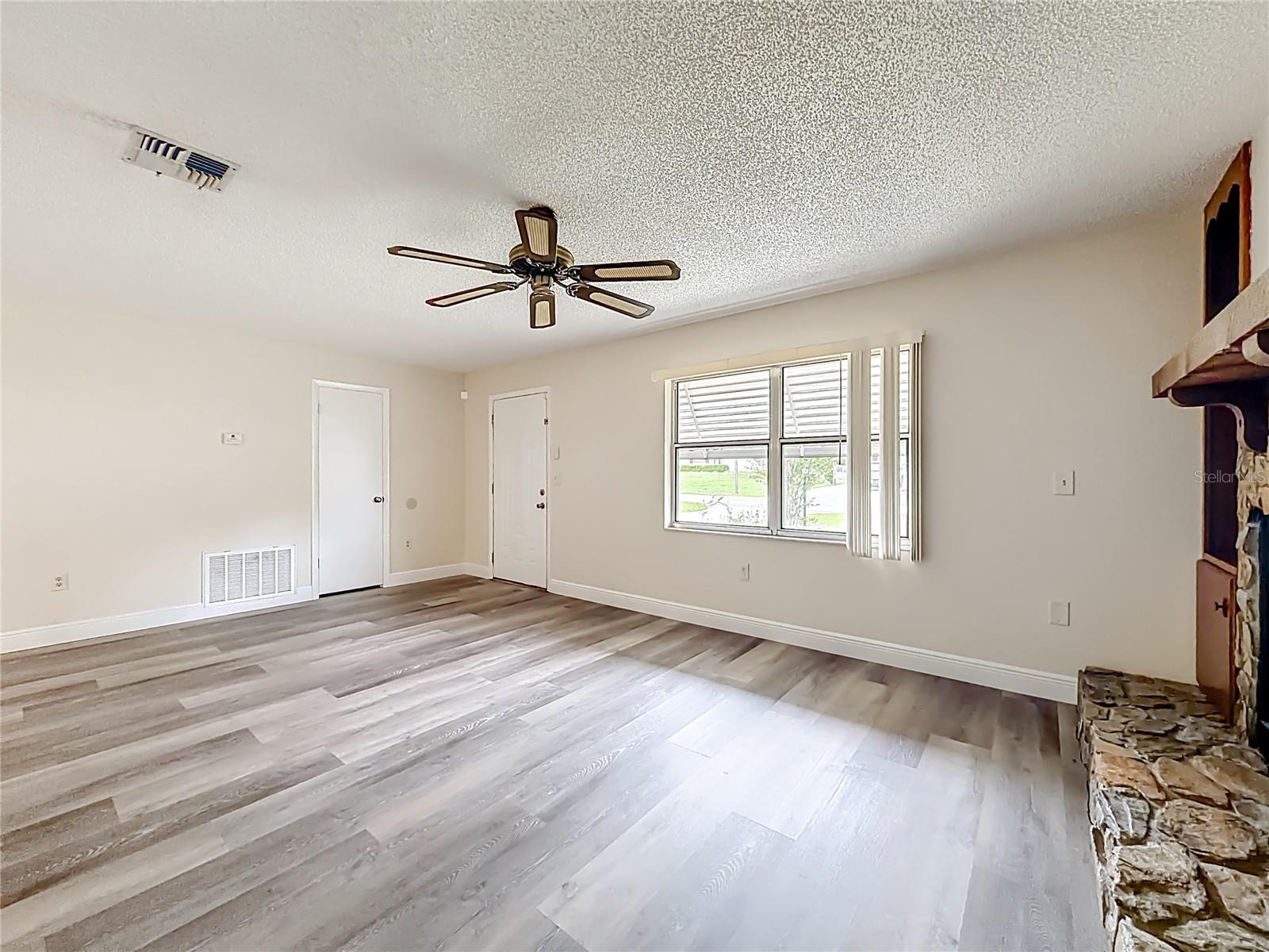 Image 9 of 53 For 615 Third Avenue