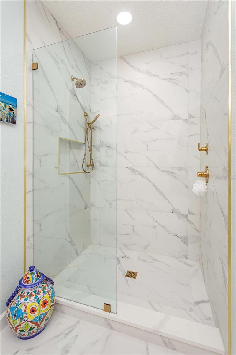 Image 17 of 26 For 8556 Via Bella Notte