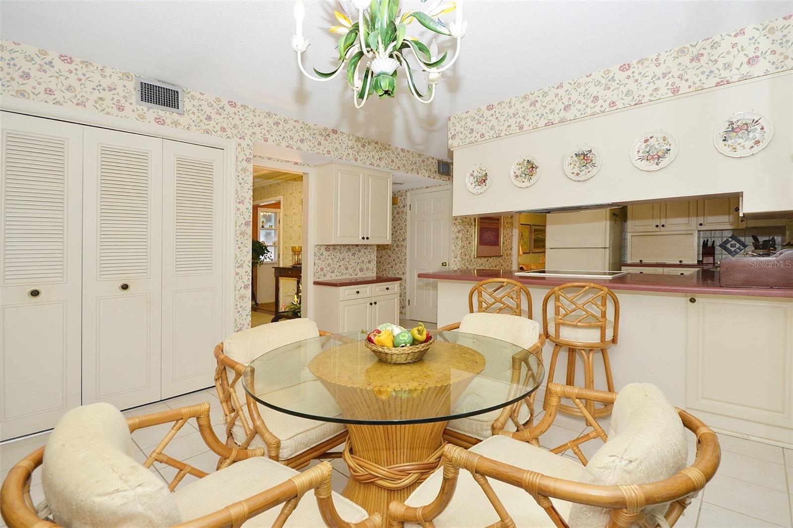 Image 8 of 31 For 1406 Magna Court