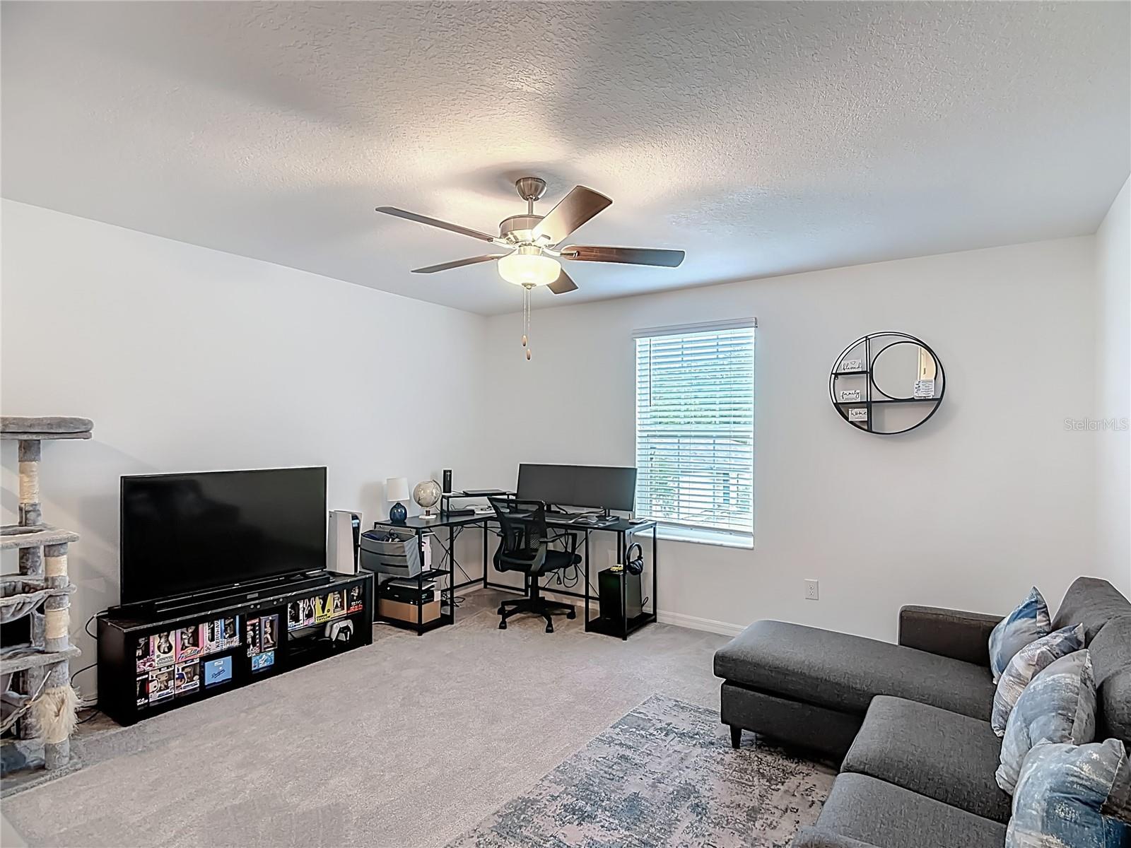 Image 19 of 54 For 1699 Red Loop