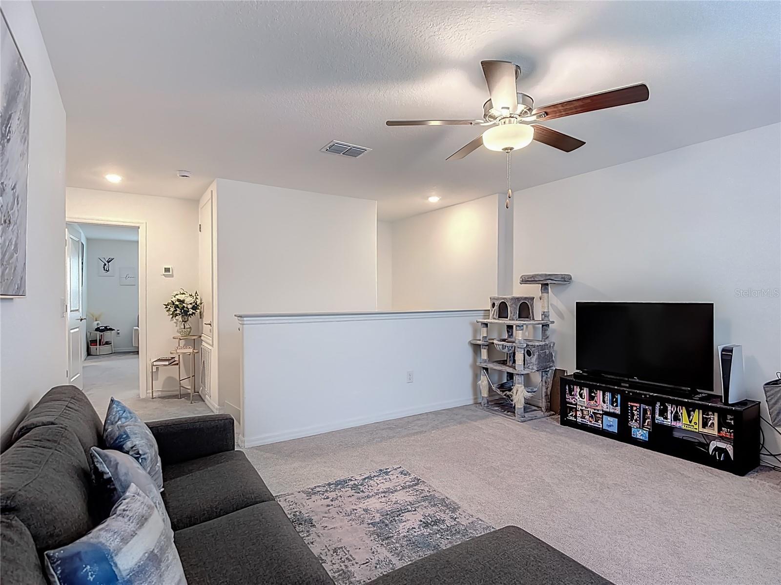 Image 20 of 54 For 1699 Red Loop