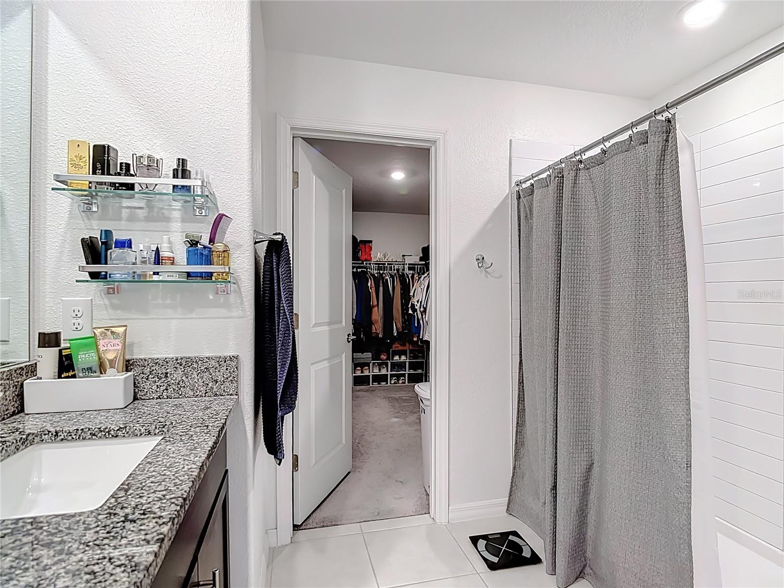 Image 24 of 54 For 1699 Red Loop