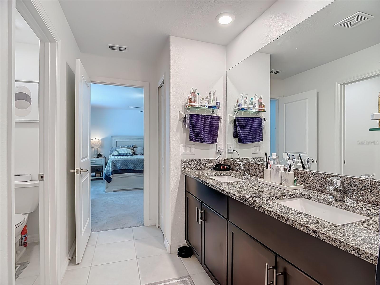 Image 25 of 54 For 1699 Red Loop