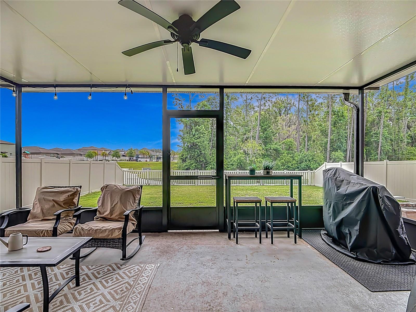 Image 40 of 54 For 1699 Red Loop