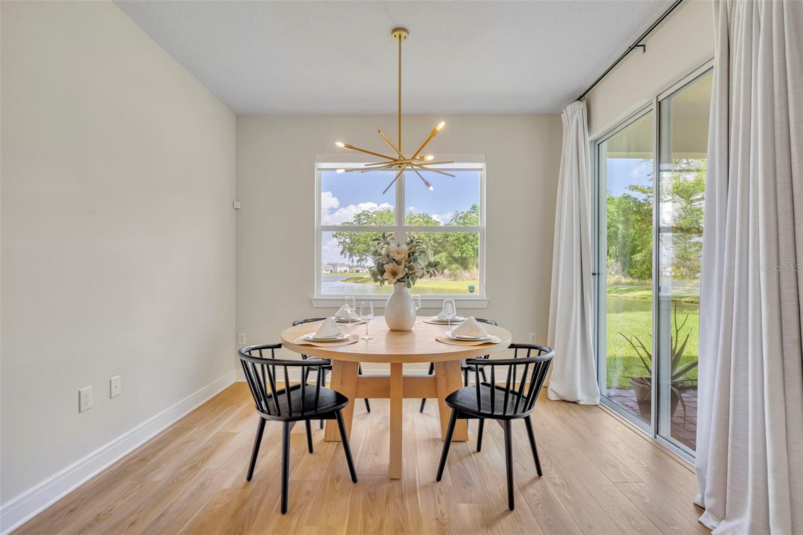 Image 11 of 45 For 5346 Royal Point Avenue