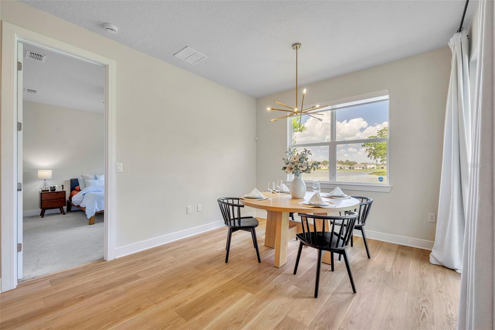 Image 12 of 45 For 5346 Royal Point Avenue