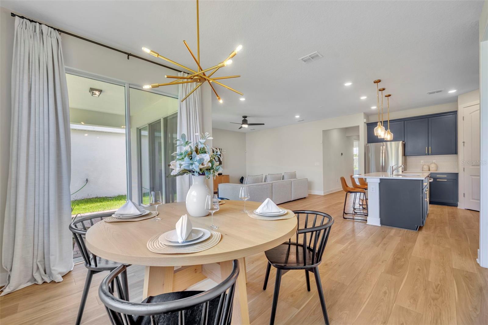 Image 13 of 45 For 5346 Royal Point Avenue