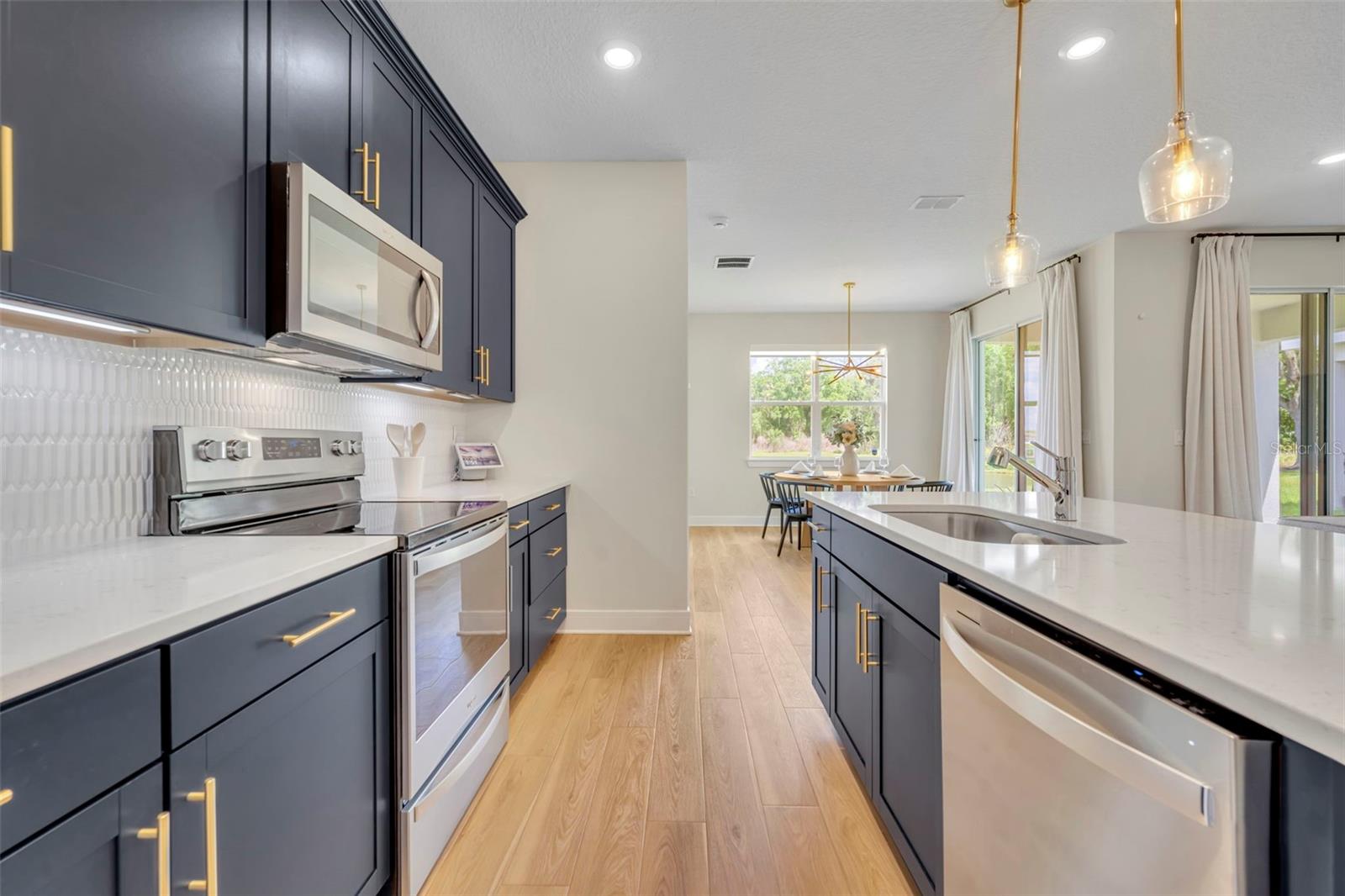 Image 18 of 45 For 5346 Royal Point Avenue