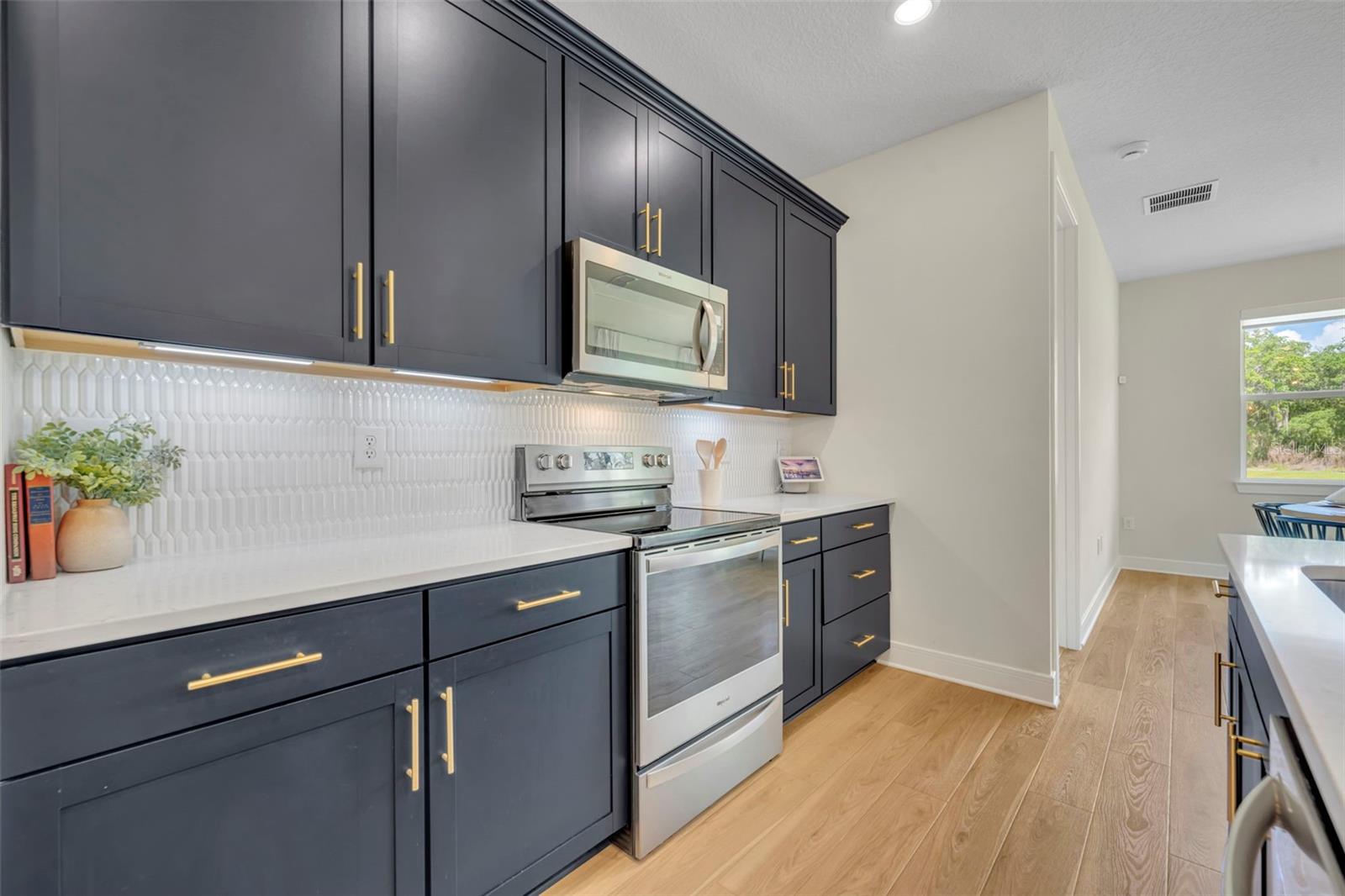 Image 19 of 45 For 5346 Royal Point Avenue