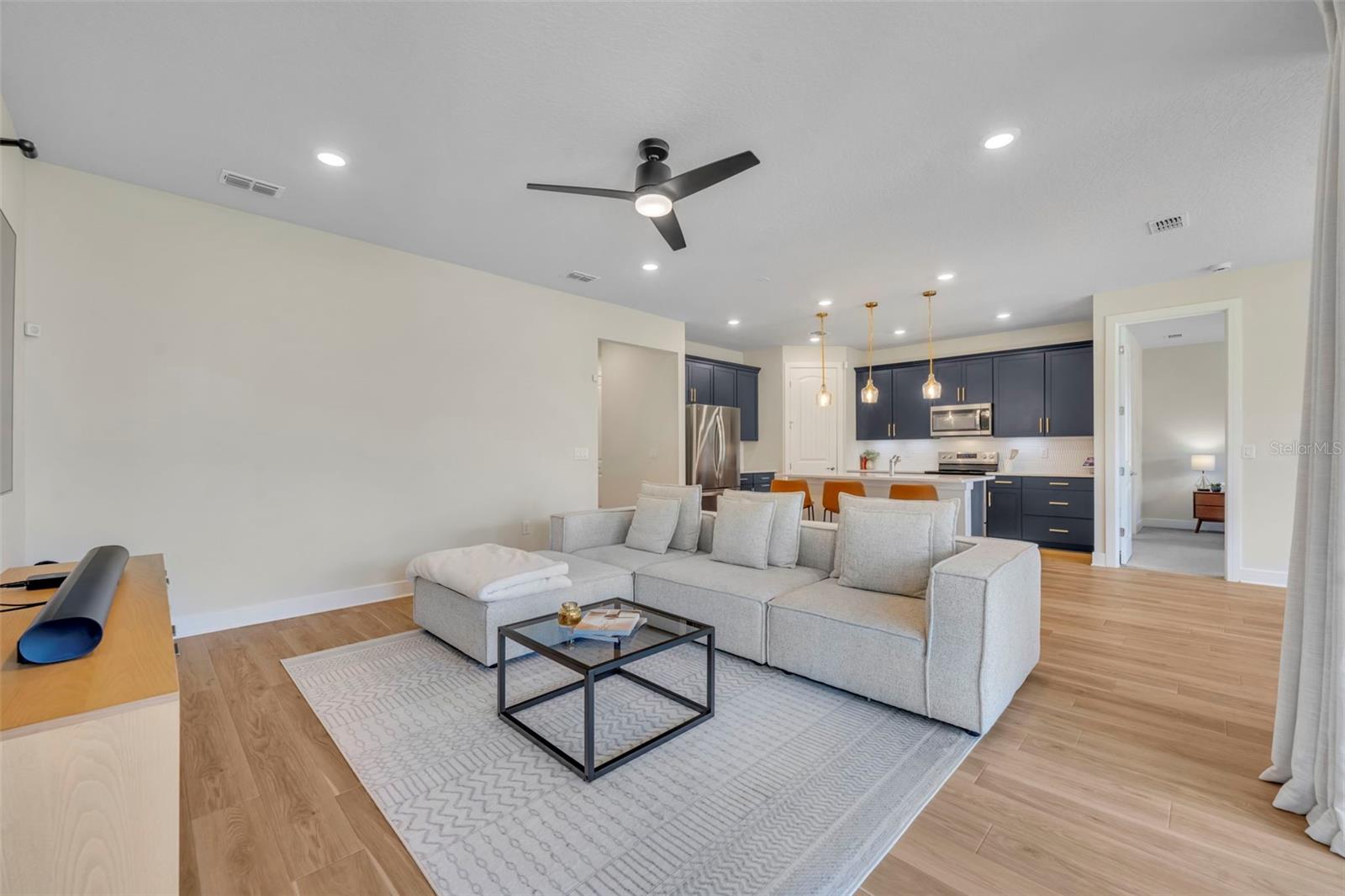 Image 9 of 45 For 5346 Royal Point Avenue