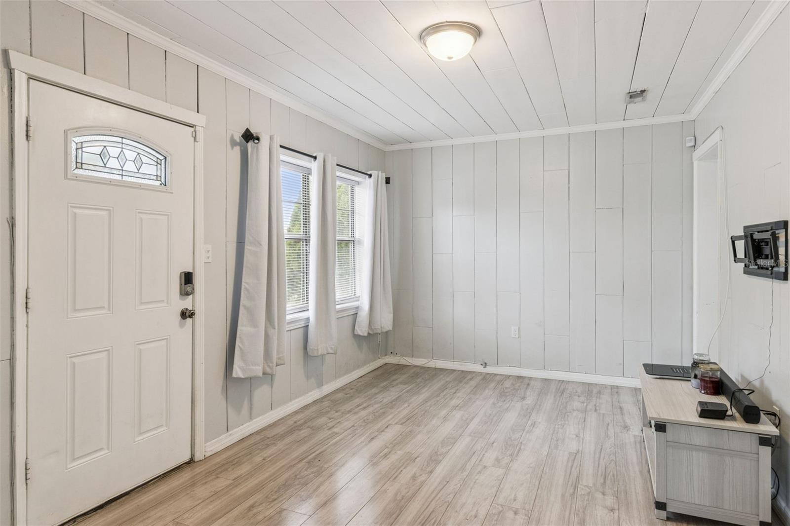 Image 8 of 24 For 3323 Avenue J Nw