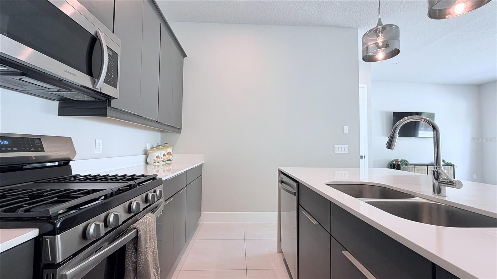 Image 33 of 50 For 7760 Sandy Ridge Drive 116
