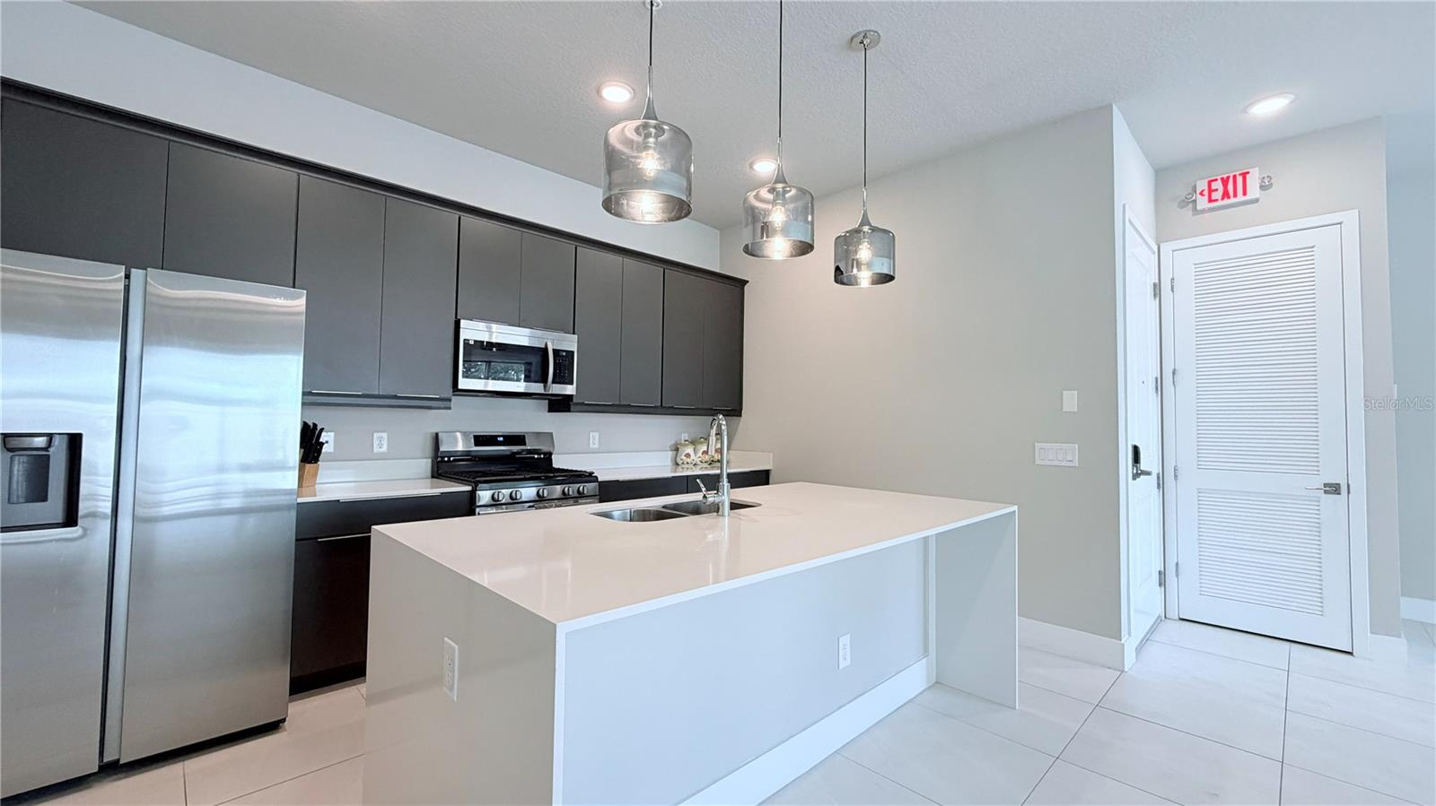Image 36 of 50 For 7760 Sandy Ridge Drive 116